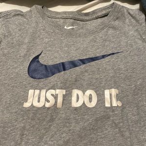 Nike shirt m in kids